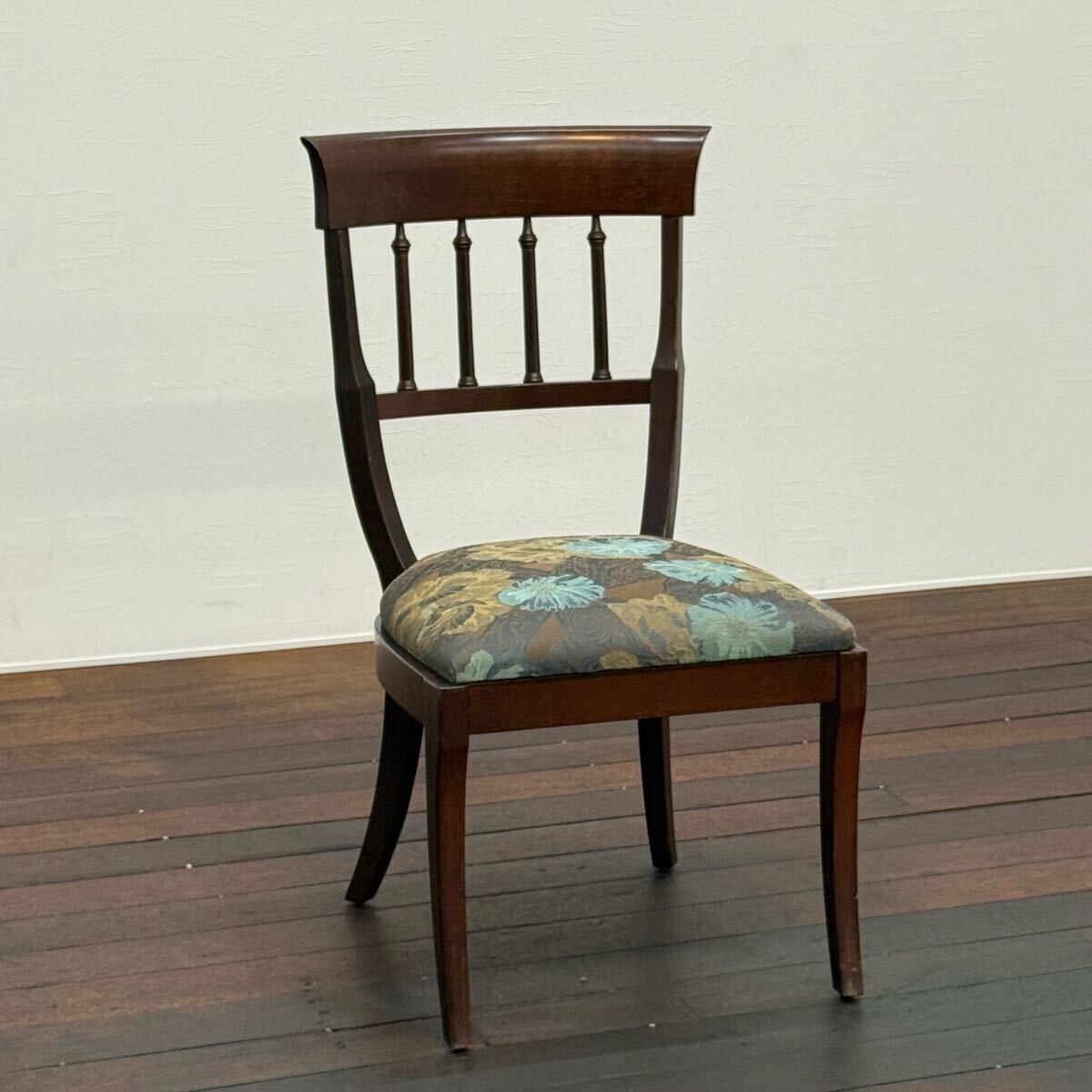 H19K61a アルカザール ALCAZAR ダイニングチェア 食卓椅子 食卓イス アームレスチェア 椅子 布張り 花柄 フランスベッド クラシック拍卖