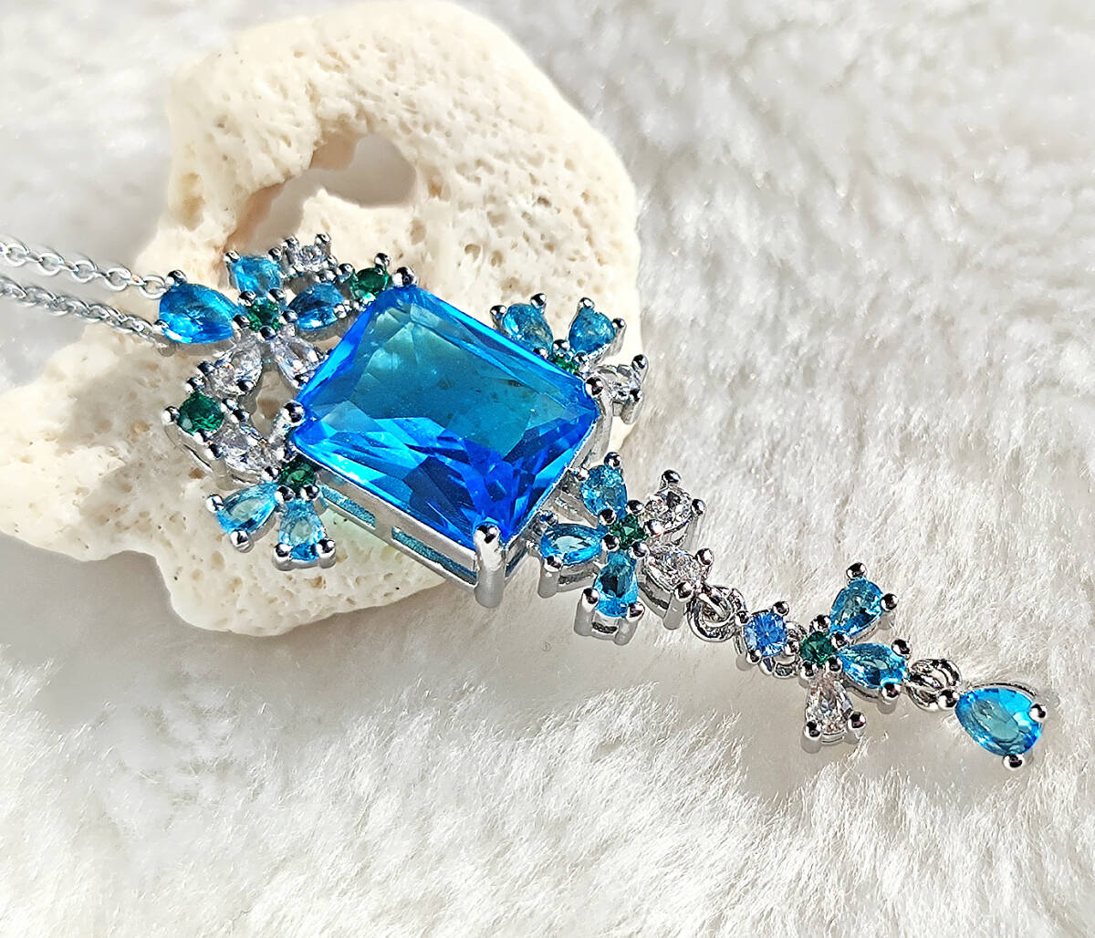 N2501393◆Bigstone◆【目立つ大粒宝石】華麗な輝き*欧米ファッション*人気名品*ネックレス拍卖