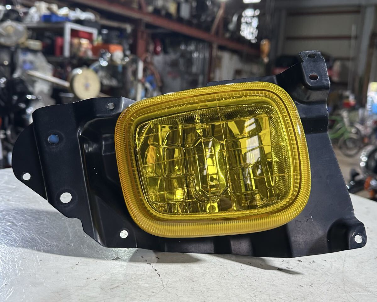(1) 60サイズ SUBARU/スバル EBD-TV2 サンバー フォグランプ 右 イエローレンズ 割れ無し ステー/ブラケット拍卖