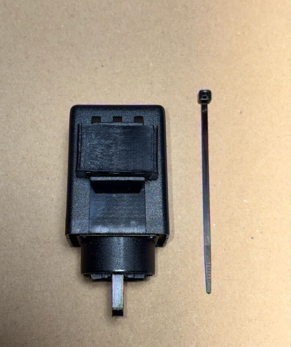 ホンダ純正互換品 LED対応 3ピン ICウインカーリレー CB CBR CT125 GB MC NSR NC RVF VFR VT VTR レブル ホーネット ジェイド 新品拍卖