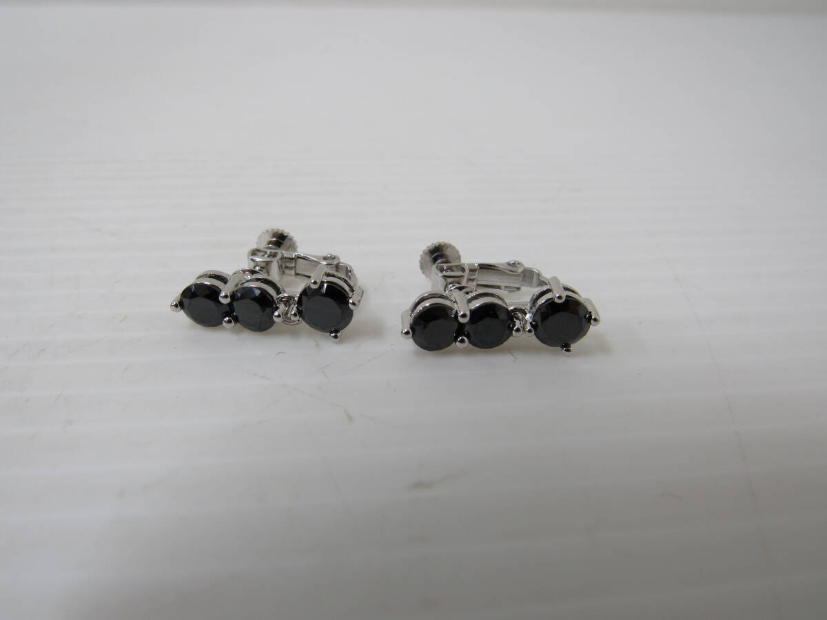 テニスチェーン イヤリング キューピックジルコニア 人工ダイヤ 黒 ブラック ドリス・ブラザー HG1028拍卖