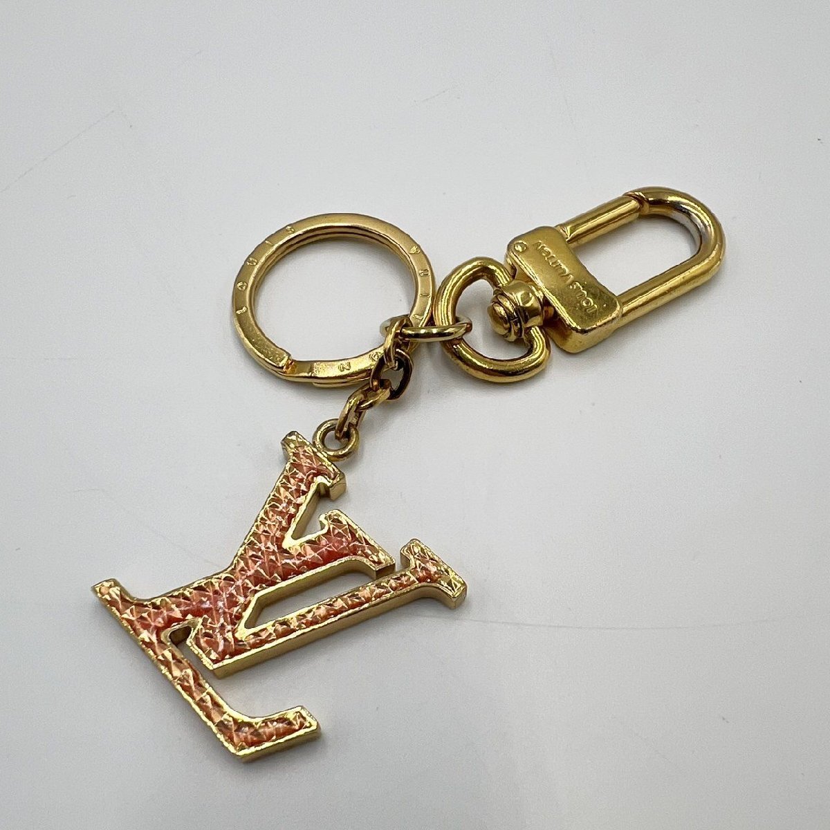 LOUIS VUITTON ルイヴィトン M69557 ポルト クレ LVギヨーシュ キーホルダー キーリング バッグチャーム 小物 ブランド拍卖