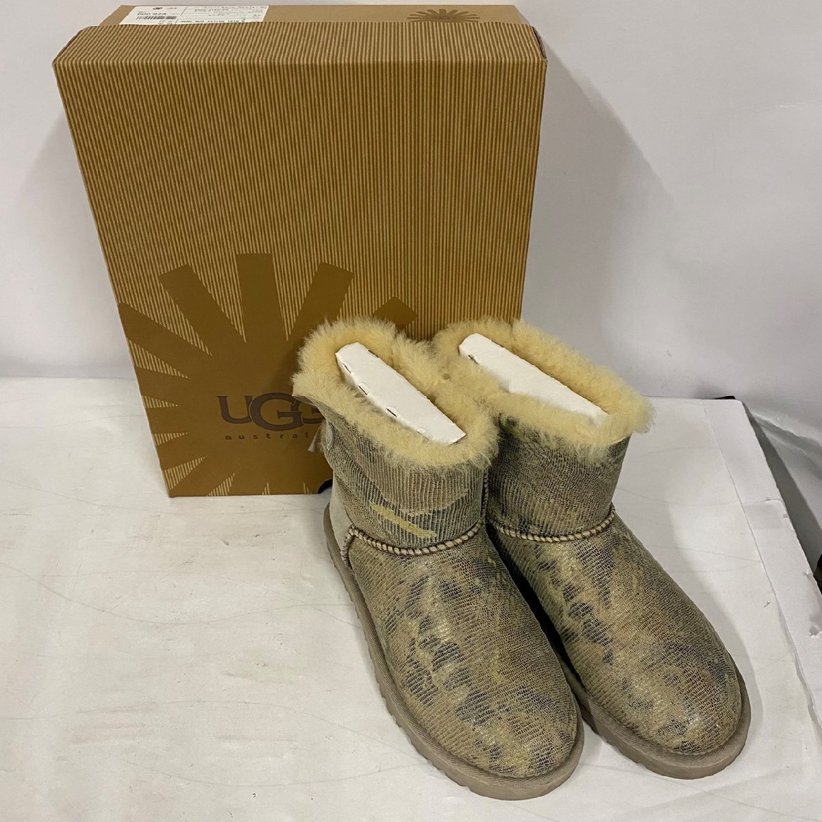UGG アグ australia 1005534 W MINI BAILEY BOW SNAKE クラシック ブーツ シューズ ブランド レディース ブラウン拍卖