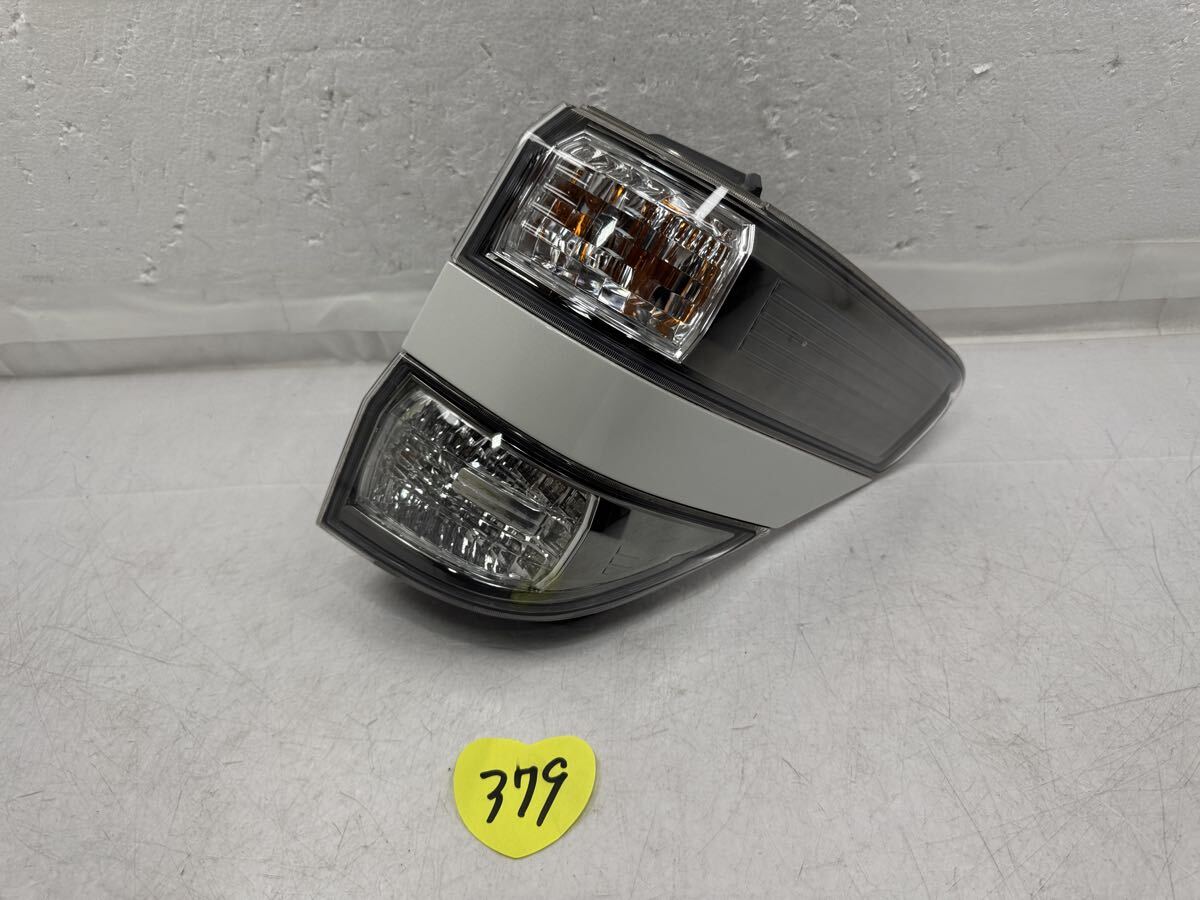 ヴェルファイア 20系前期 リア (右) テールライト/LED テールランプ/純正 KOITO 58-29 白070/ANH20W ANH25W GGH20W GGH25W (379)拍卖