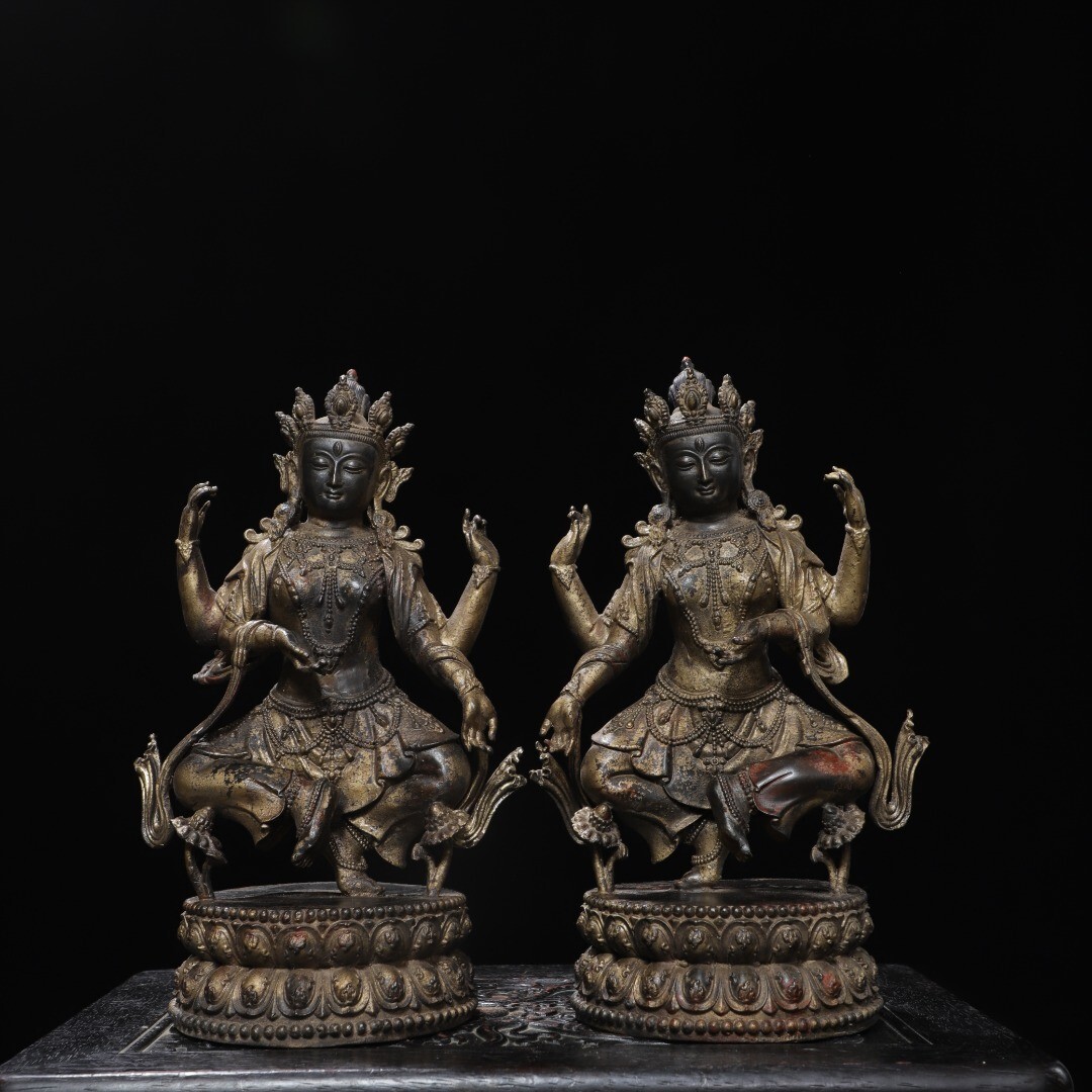 【永】明時代 古銅拓金 四臂度母佛 一対 佛像 仏像 宗教 仏教古美術 極細工 古銅彫 置物擺件 古美術品 時代物 古董品 旧家蔵出 中国唐物拍卖