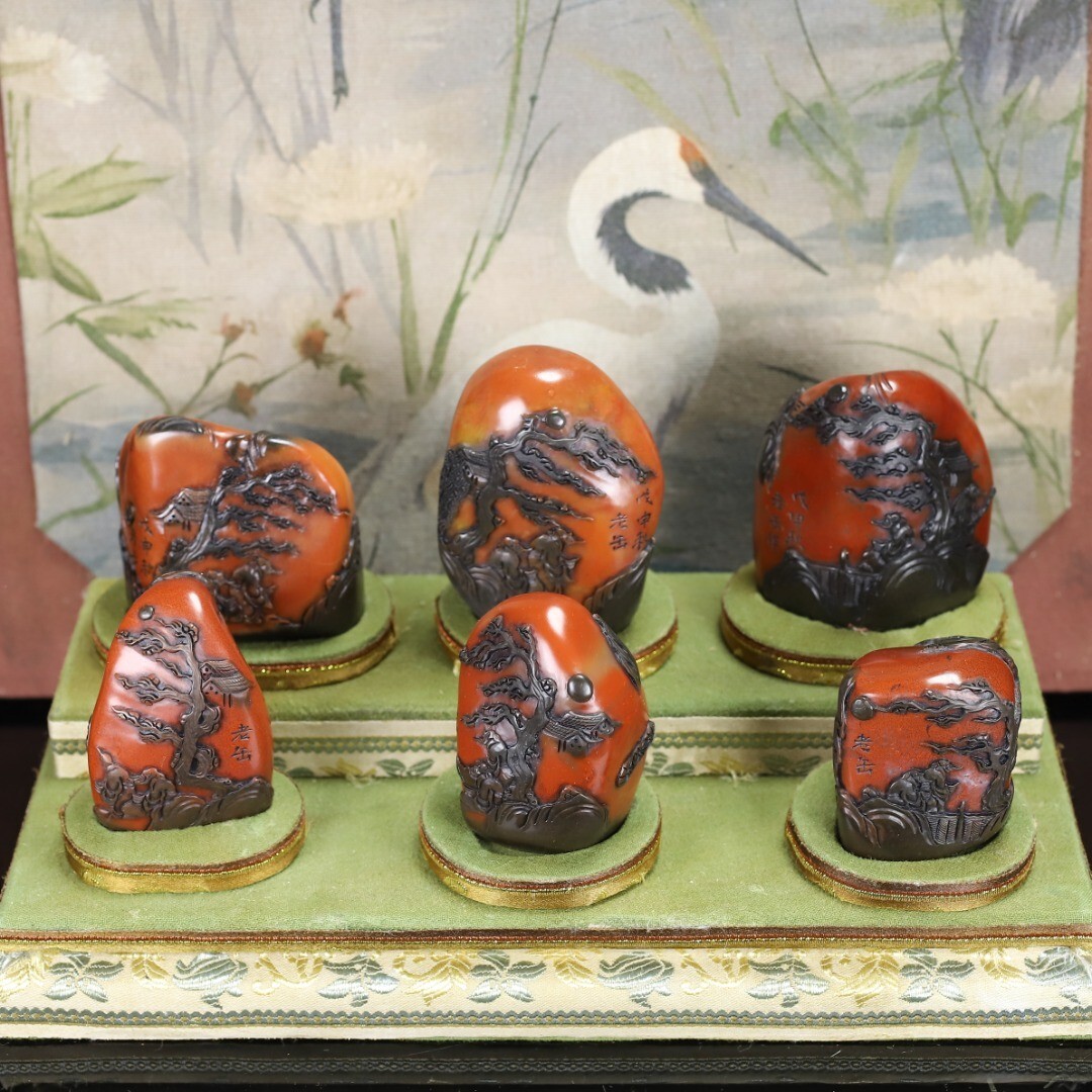 【永】清時代 壽山石 田黄石彫 烏金皮 紅田 人物紋 手彫 極細工 置物擺件 古美術品 時代物 古董品 収集 旧家蔵出 中国唐物 1030g拍卖