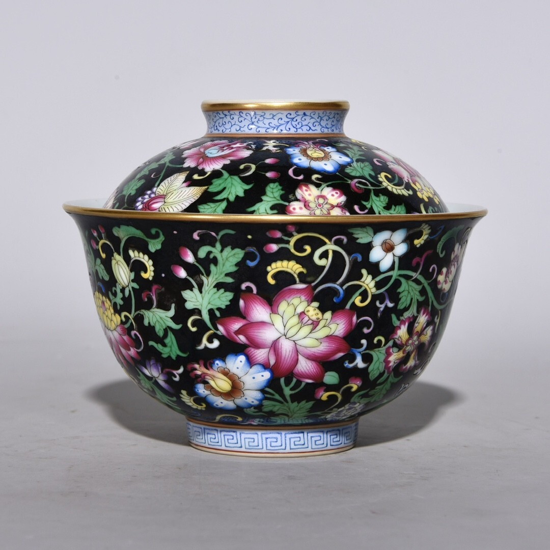 【永】清時代 大清雍正年製 琺瑯彩 纏枝花卉紋茶碗 古陶磁器 陶芸 皿 中国陶瓷器 唐瓷 置物擺件 古美術品 古賞物 収集 旧家蔵出 中国唐物拍卖