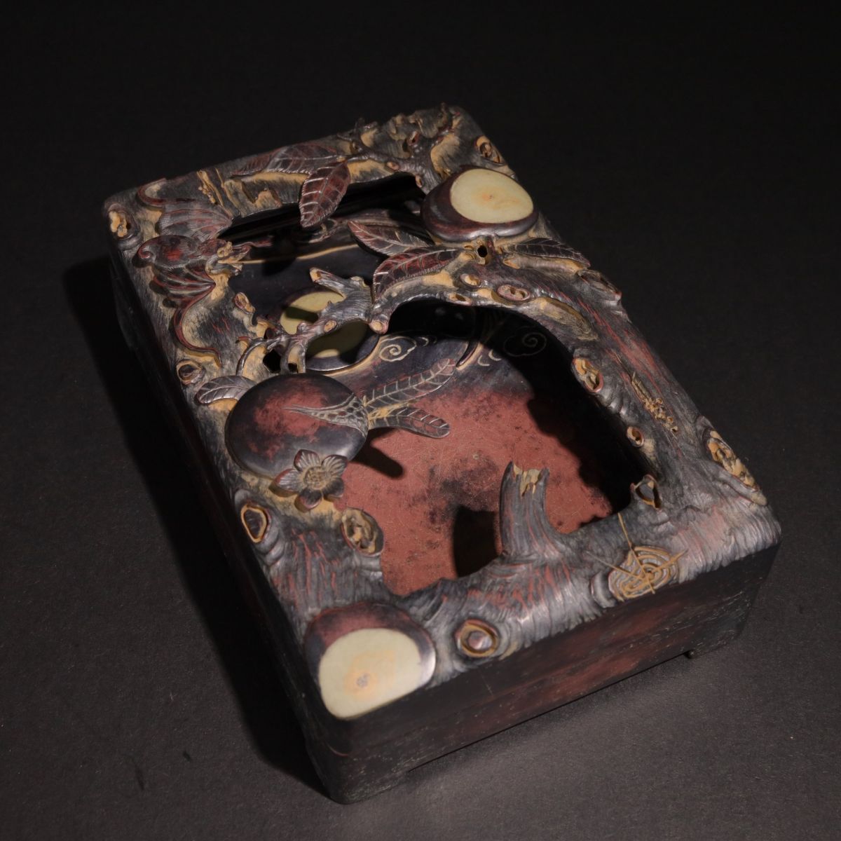 【永】清時代 在銘 端石彫 福桃引喜硯 天然石眼 極細工 端渓硯 書道具 文房具 置物擺件 古美術品 時代物 古董品 収集 旧家蔵出 中国唐物 A2拍卖