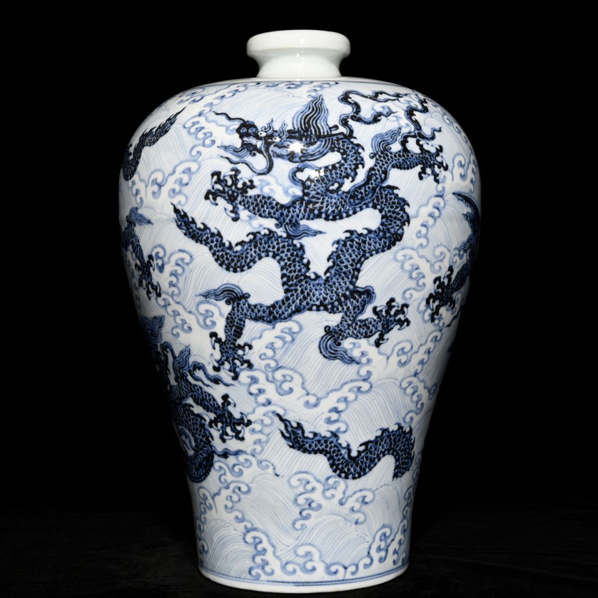 【永】明時代 宣德年製 青花龍紋瓶 古陶磁器 陶芸 皿 中国陶瓷器 唐瓷 置物擺件 古美術品 古賞物 収集 旧家蔵出 中国唐物 A844拍卖