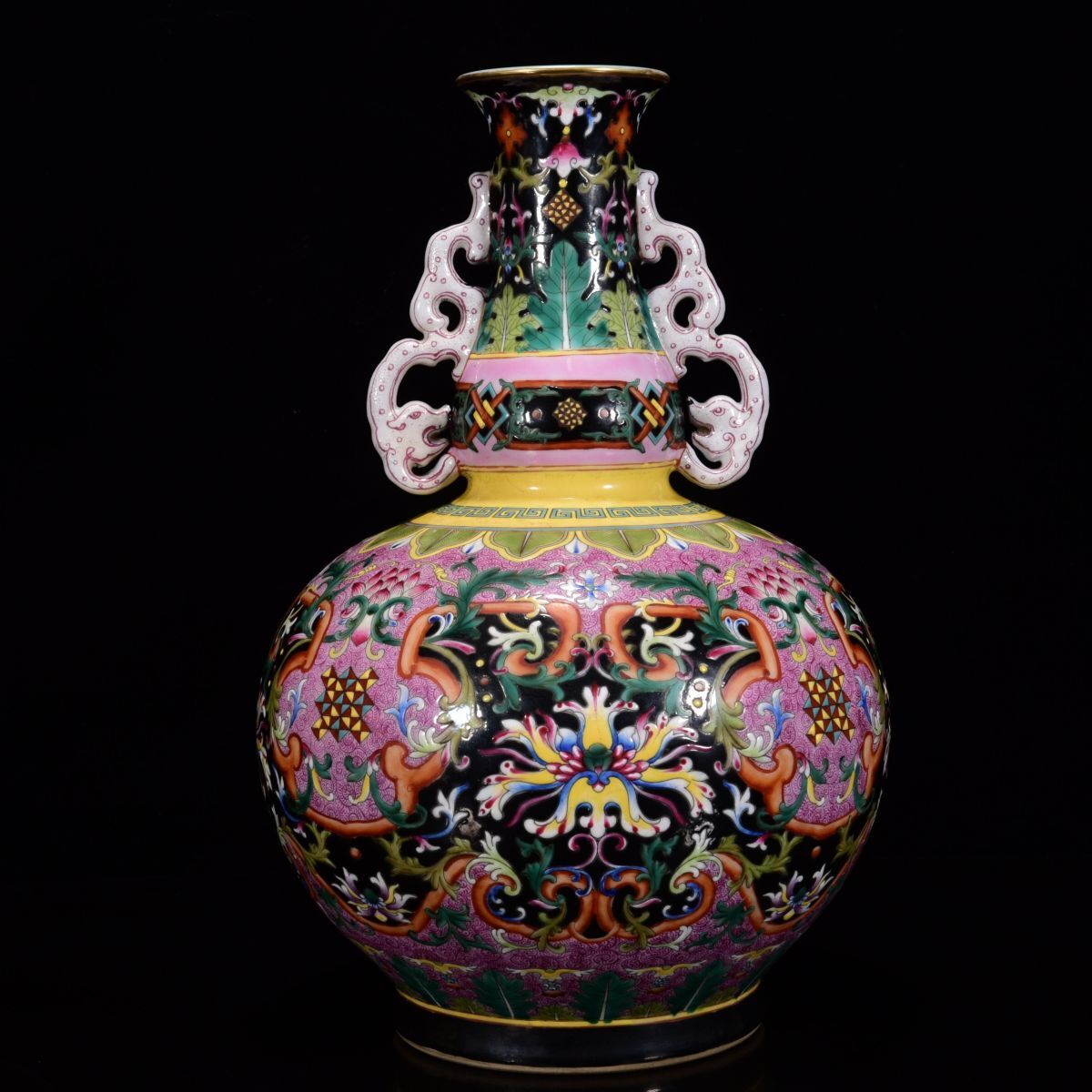 【永】清時代 大清乾隆年製 粉彩蓮紋雙耳瓶 古陶磁器 陶芸 皿 中国陶瓷器 唐瓷 置物擺件 古美術品 古賞物 収集 旧家蔵出 中国唐物拍卖