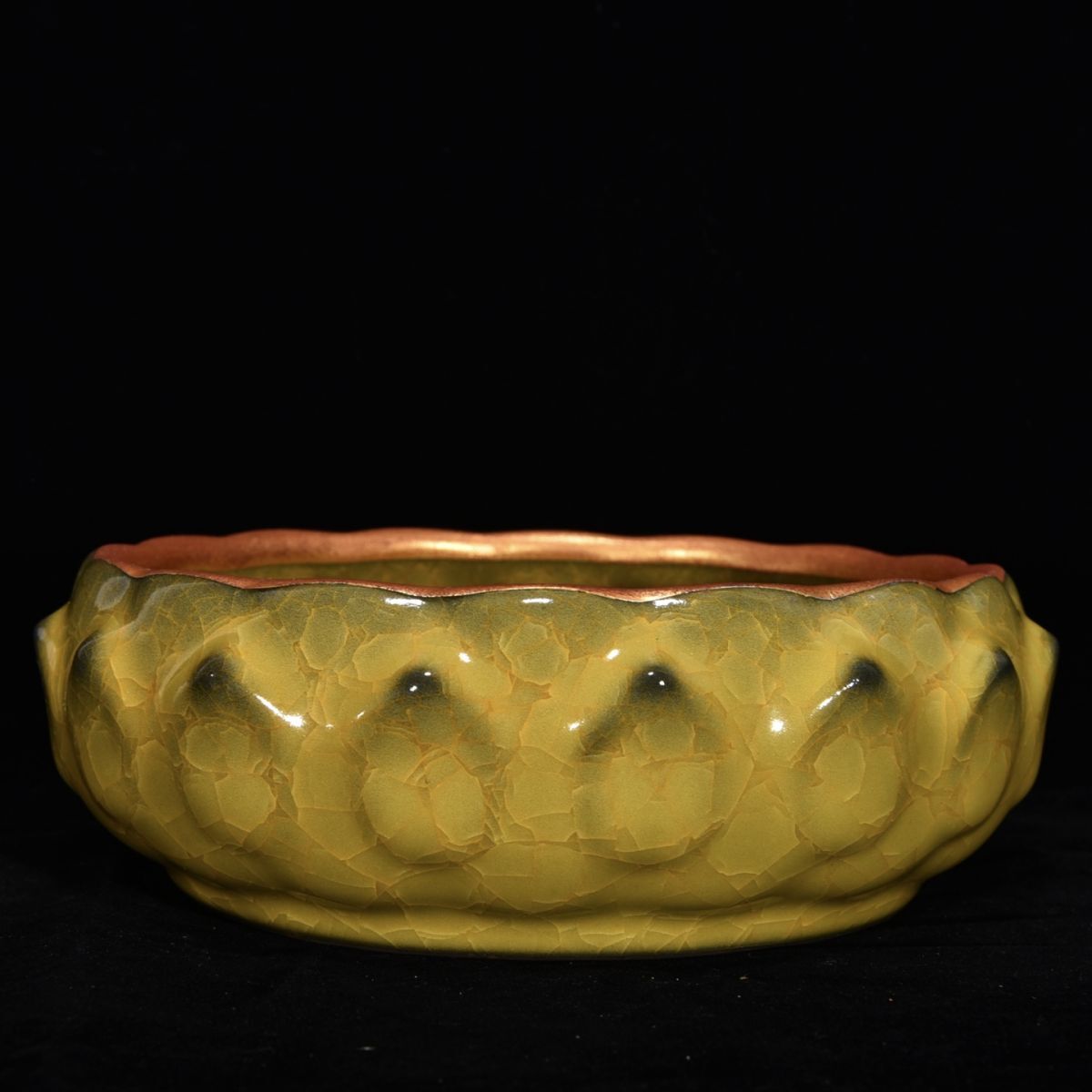 【永】宋時代 汝窯 金包口冰裂紋 鳳紋洗 古陶磁器 陶芸 皿 中国陶瓷器 唐瓷 置物擺件 古美術品 古賞物 収集 旧家蔵出 中国唐物 A54拍卖