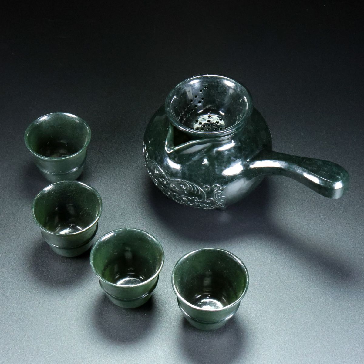 【永】清代時期 和田玉 碧玉彫 花卉紋茶壺 茶杯 一套 極細工 置物擺件 古美術品 時代物 古董品 古美味 収集 骨董品 旧家蔵出 中国唐物 399g拍卖