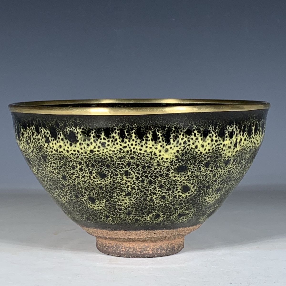 【永】宋時代 建窯 金包口曜變盞 茶盞 古陶磁器 陶芸 皿 中国陶瓷器 唐瓷 置物擺件 古美術品 古賞物 収集 旧家蔵出 中国唐物 A2拍卖