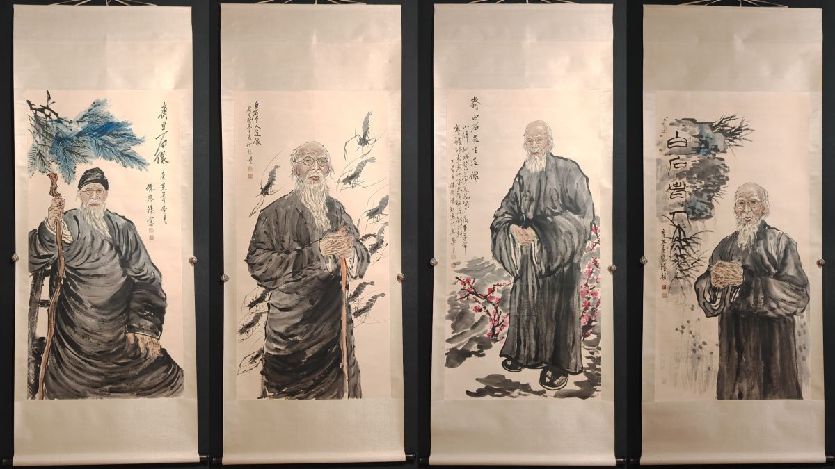 【永】中国書画 近代画家 徐悲鴻 齊白石人物図 四條屏 紙本 掛軸 文房具 置物擺件 古美術品 時代物 古董品 古美味 旧家蔵出 中国唐物 A03拍卖