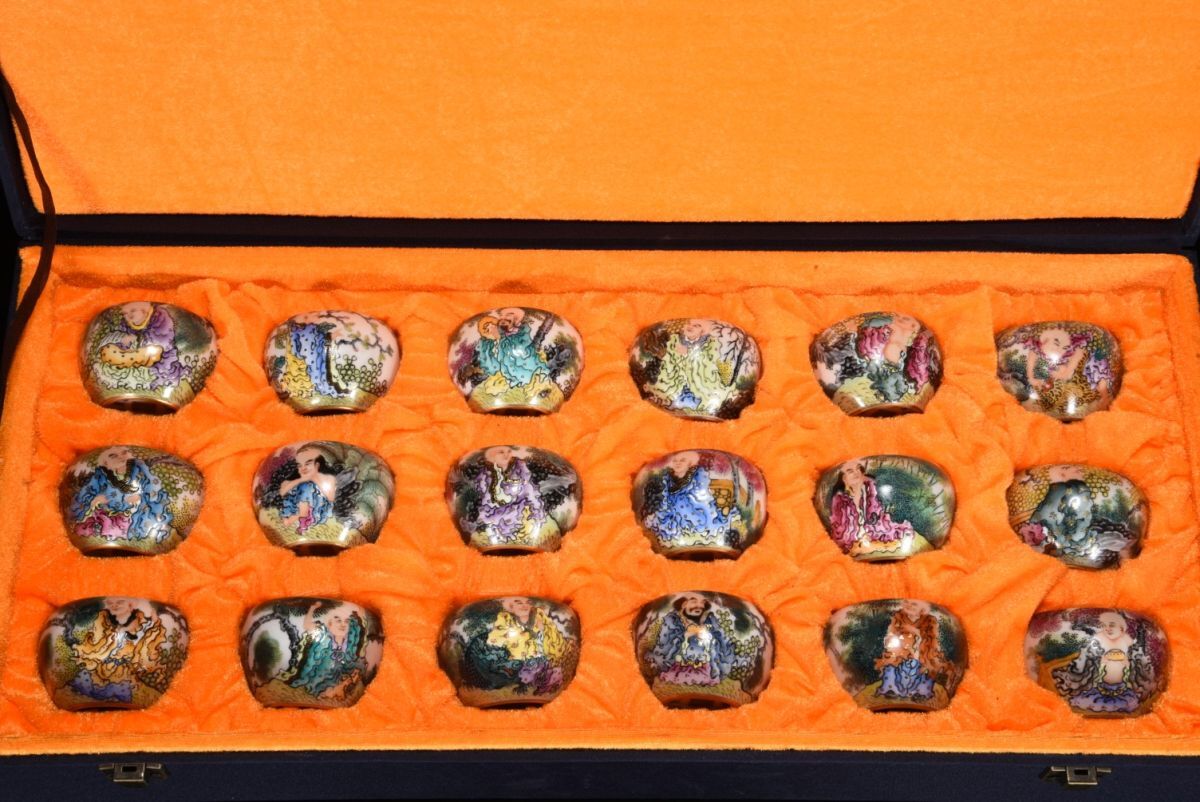 【永】清時代 乾隆御製 琺瑯彩 十八羅漢苹果洗 一套 古陶磁器 陶芸 皿 中国陶瓷器 唐瓷 置物擺件 古美術品 古賞物 収集 旧家蔵出 中国唐物拍卖