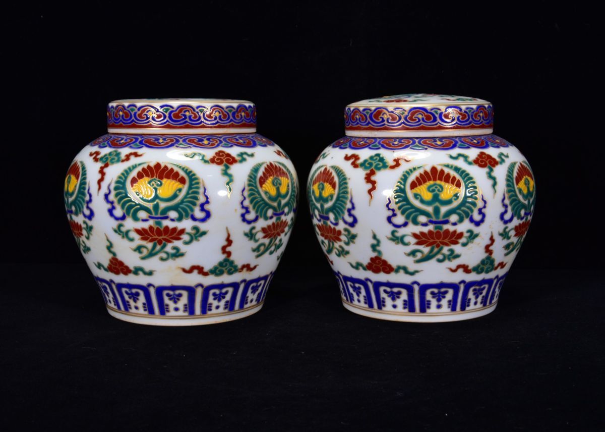 【永】明時代 大明成化年製 紅緑彩 天子罐 一対 古陶磁器 陶芸 皿 中国陶瓷器 唐瓷 置物擺件 古美術品 古賞物 収集 旧家蔵出 中国唐物拍卖