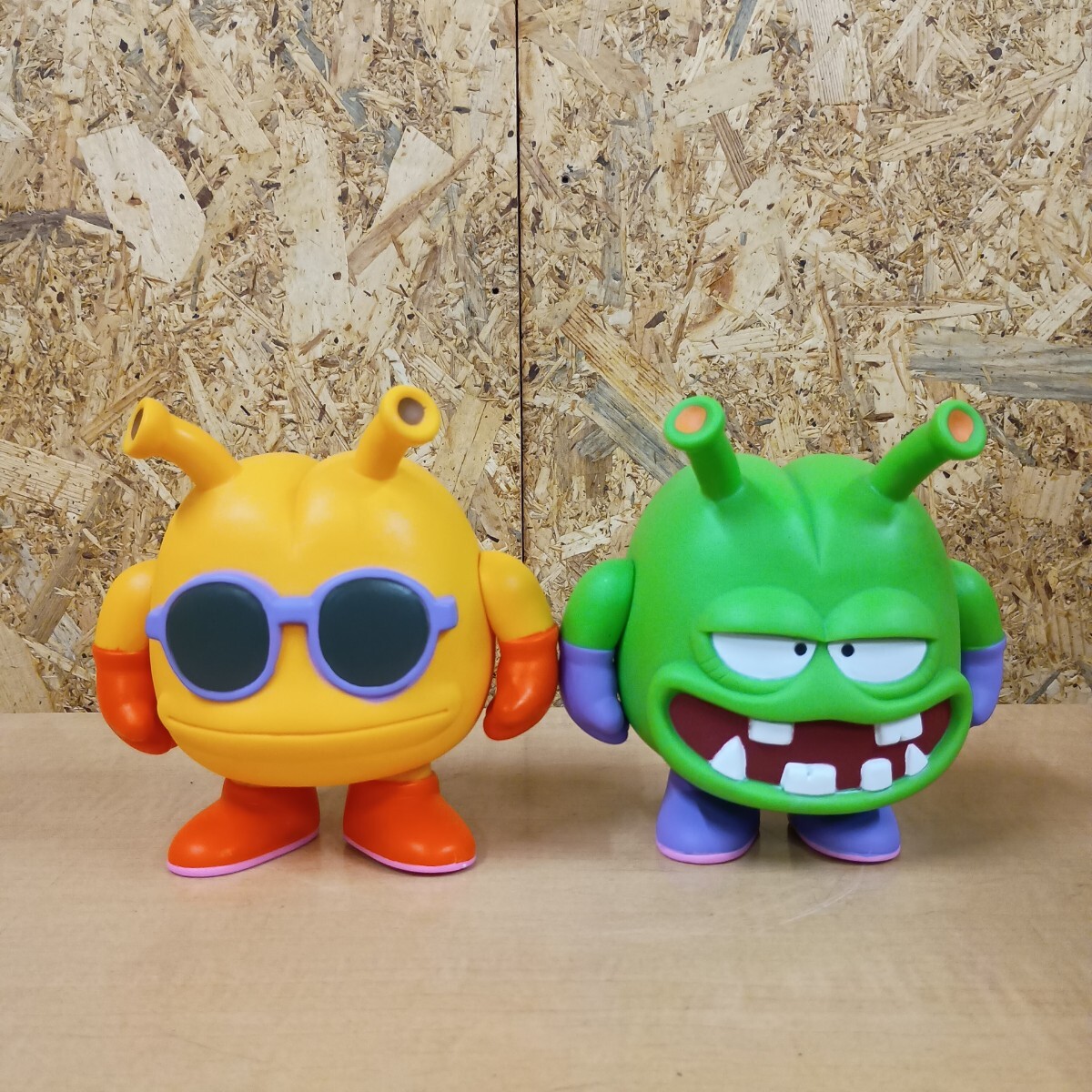 (A-84) Dr.スランプ ニコちゃん大王 ニコチャン家来 ソフビフィギュア 2体セット売り拍卖