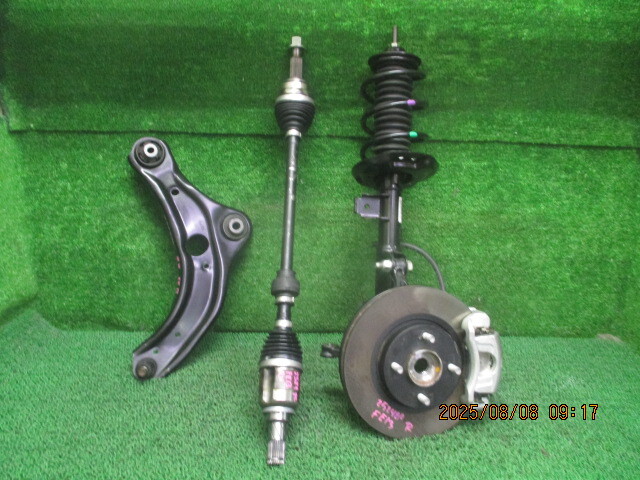 FE13 日産 ノートオーラ 令和7年 右フロント ストラット/ロアアーム/ドライブシャフト 252480拍卖