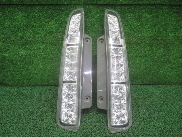 ZGM10 トヨタ アイシス 平成25年 テールレンズ 左右セット 253433拍卖