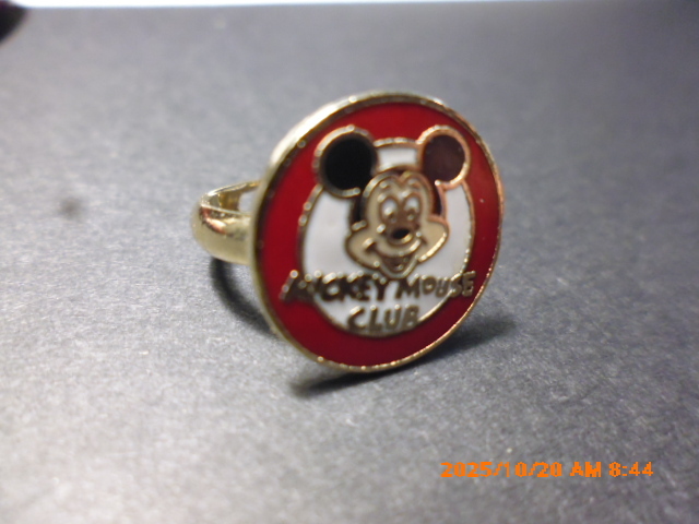 ミッキーマウス・クラブ Disney ビンテージ指輪 1970年代の超貴重品コレクション サイズは小さい (ラスト前)拍卖