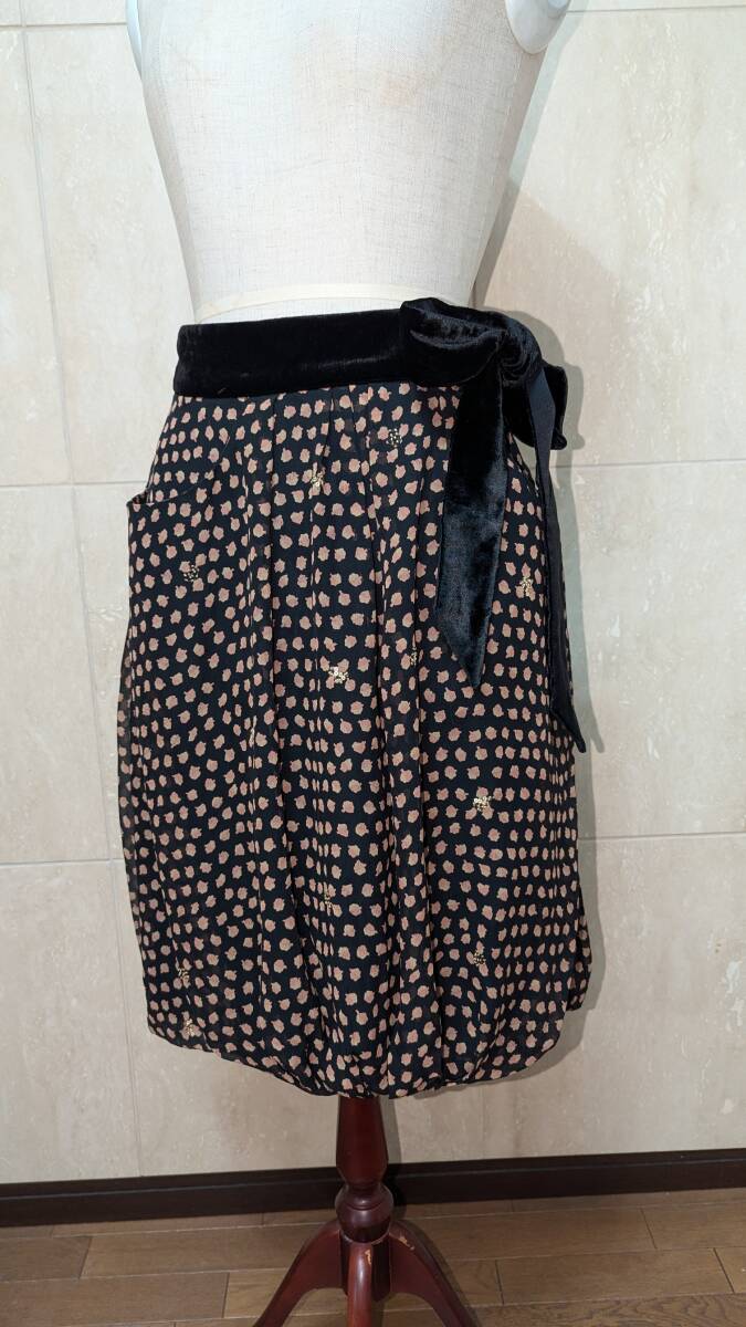 ツモリチサトのシルクバルーンスカートスカート美品黒、スモークピンクドングリ柄美品拍卖