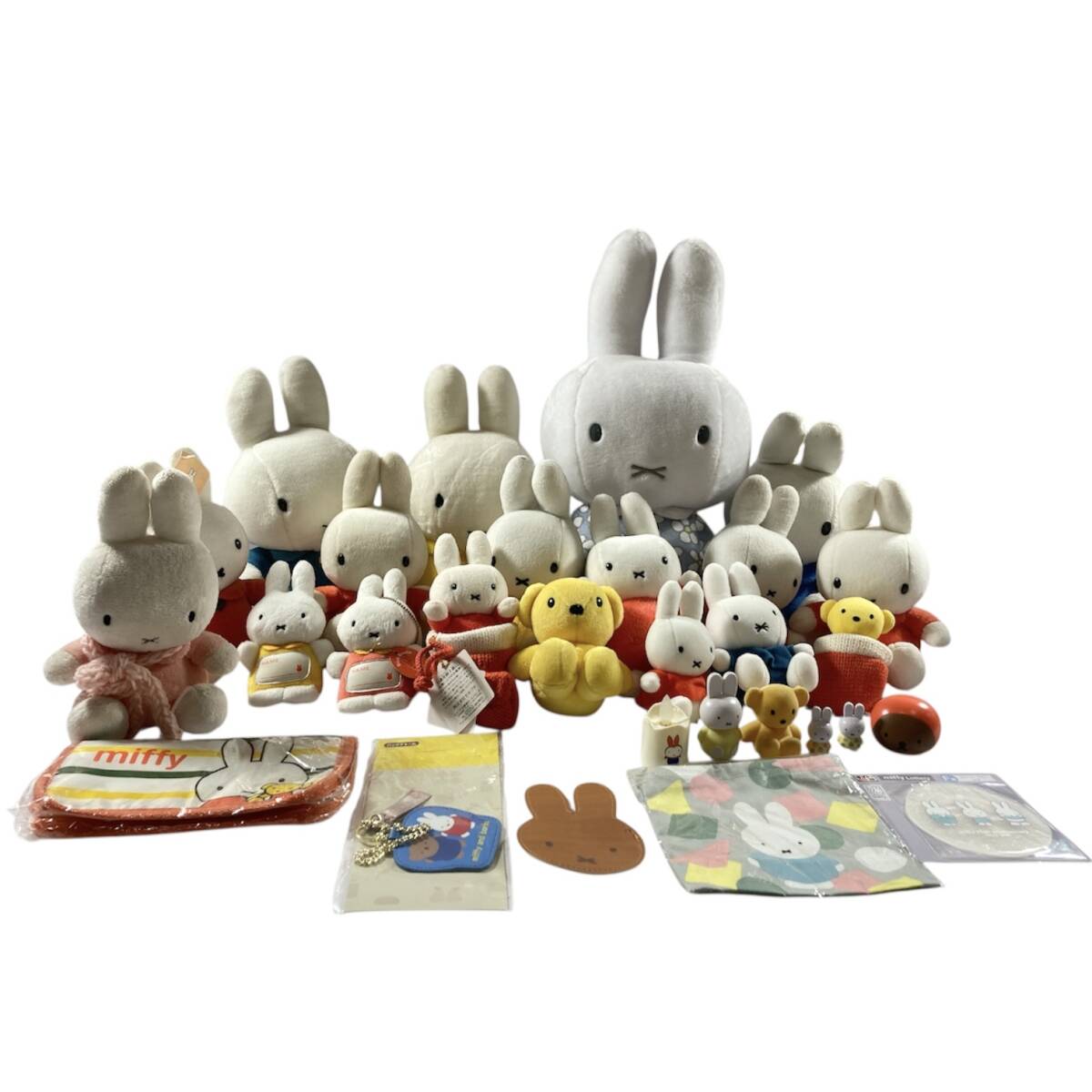 ★ ミッフィー Miffy 29点 まとめ商品 ぬいぐるみ マルチポーチ マスコット 等 現状品 2.7kg拍卖