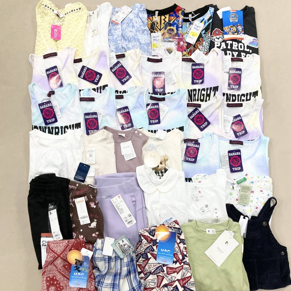 ★ 未使用 タグ付き 子供服 35点 まとめ べビー キッズ 男の子 女の子 UNIQLO GU PINK latte BANDAI 等 サイズMIX 卸 現状品 3.8kg拍卖