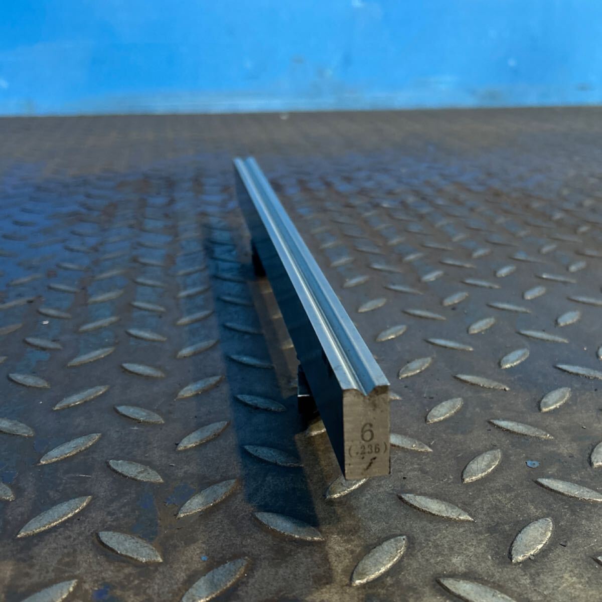 T2305 AMADA アマダ ベンダー プレスブレーキ 金型 1Vダイ 415mm 32000 V6 90度拍卖