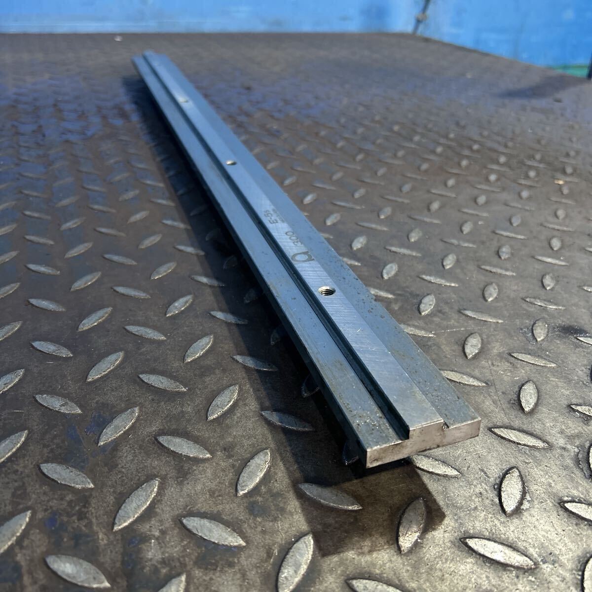 T2362 AMADA アマダ ベンダー プレスブレーキ 金型 分割2Vダイ用レール 300 835mm拍卖