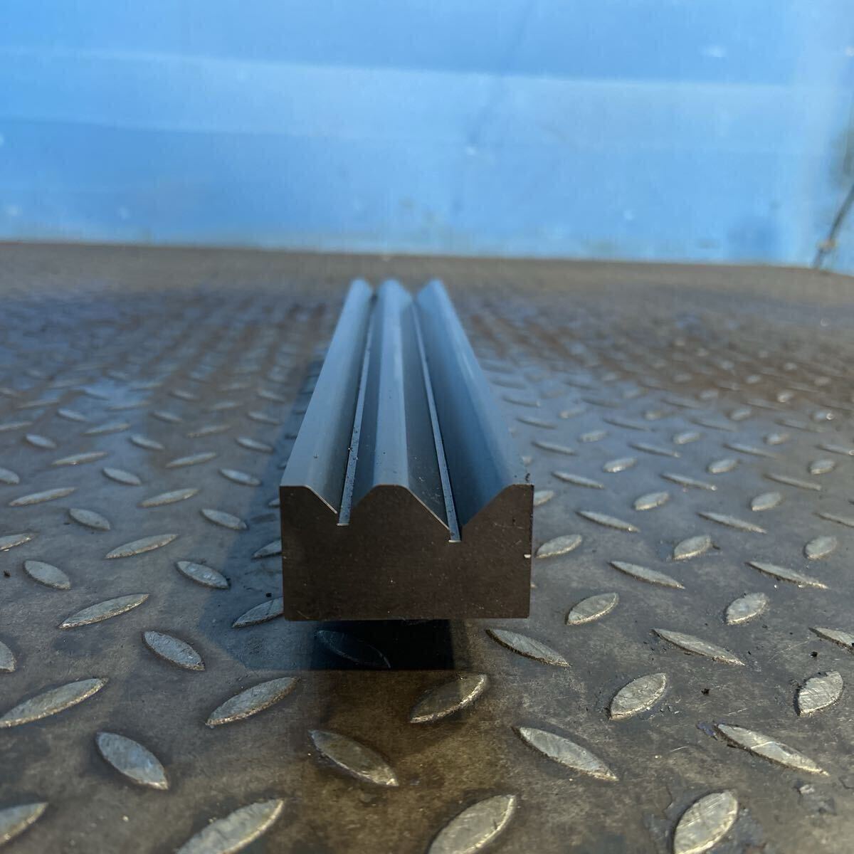 T2383 AMADA アマダ ベンダー プレスブレーキ 金型 ステンレス・厚板専用ダイ AX2Vダイ 415mm 88-16-25 16×25拍卖