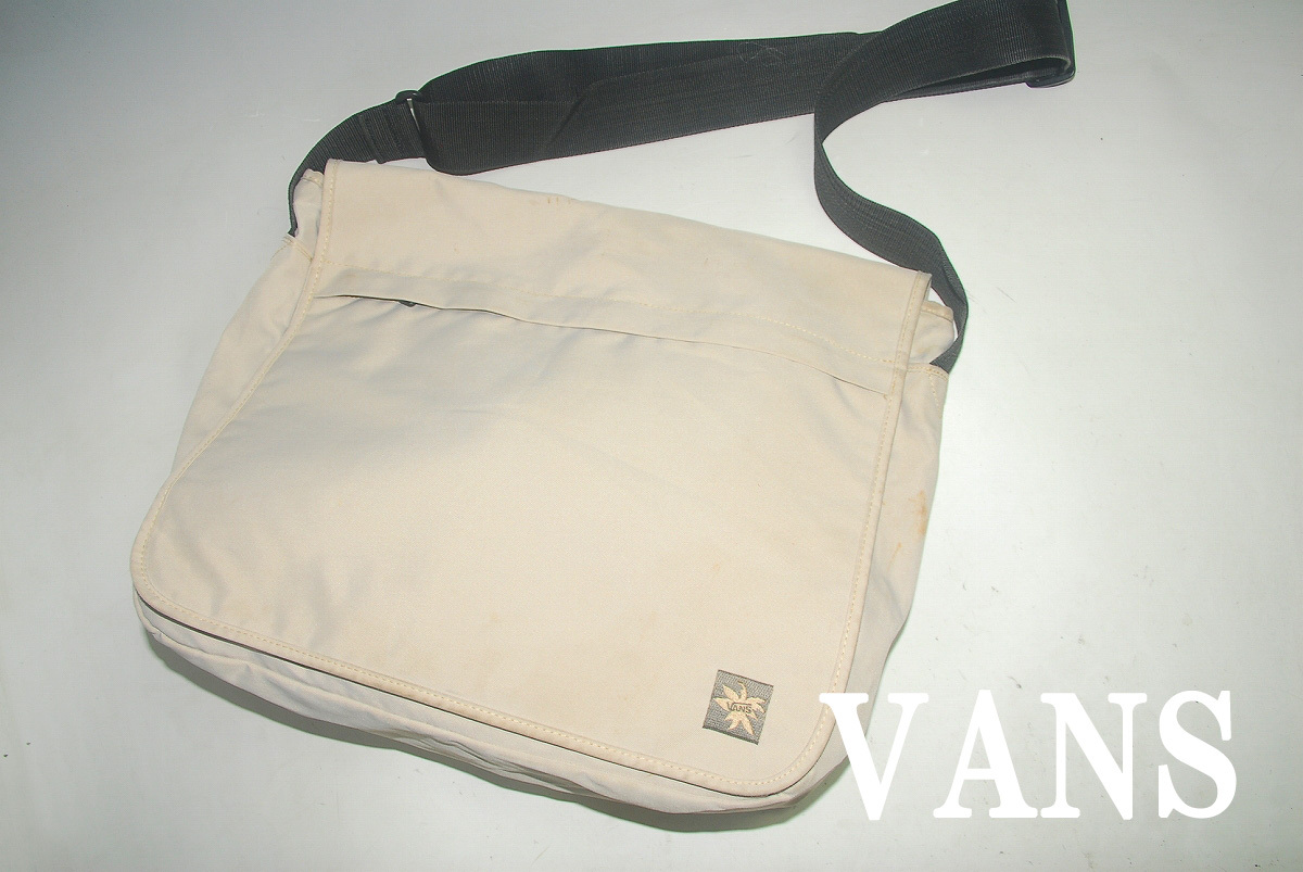BBZ222◆大幅値下げ!早い者勝ち!他でも即決出品中!VANS◆バンズ/存在感抜群!洗練されたデザイン!ショルダー・バッグ拍卖