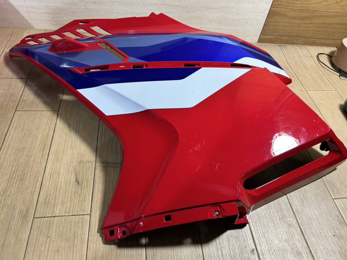 2525A10-1 CBR400R NC65 24年モデル 純正サイドカウル左 サイドカバー 刻印MLR 割れ有り ジャンク拍卖