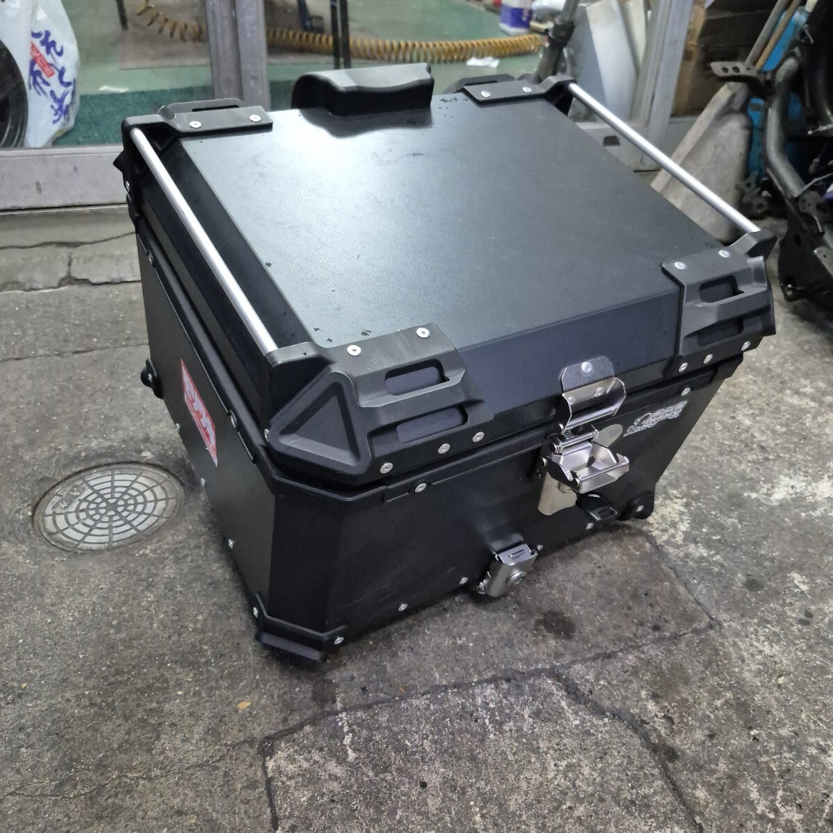 バイク用リアボックス 汎用 55L 鍵付き! W46×D40×H35㎝拍卖