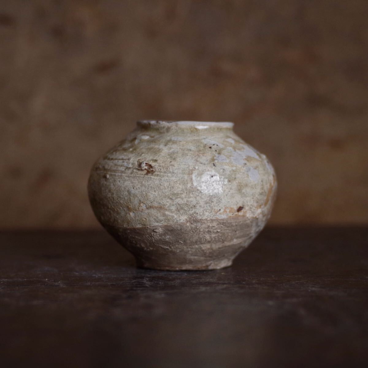 古瀬戸灰釉小壷 鎌倉室町 花器 花瓶 花道具 南京 中国 仏教美術 茶道具 古民藝 骨董 古陶 検 李朝 やちむんぐい呑 塩笥 古唐津 南京 壺信楽拍卖