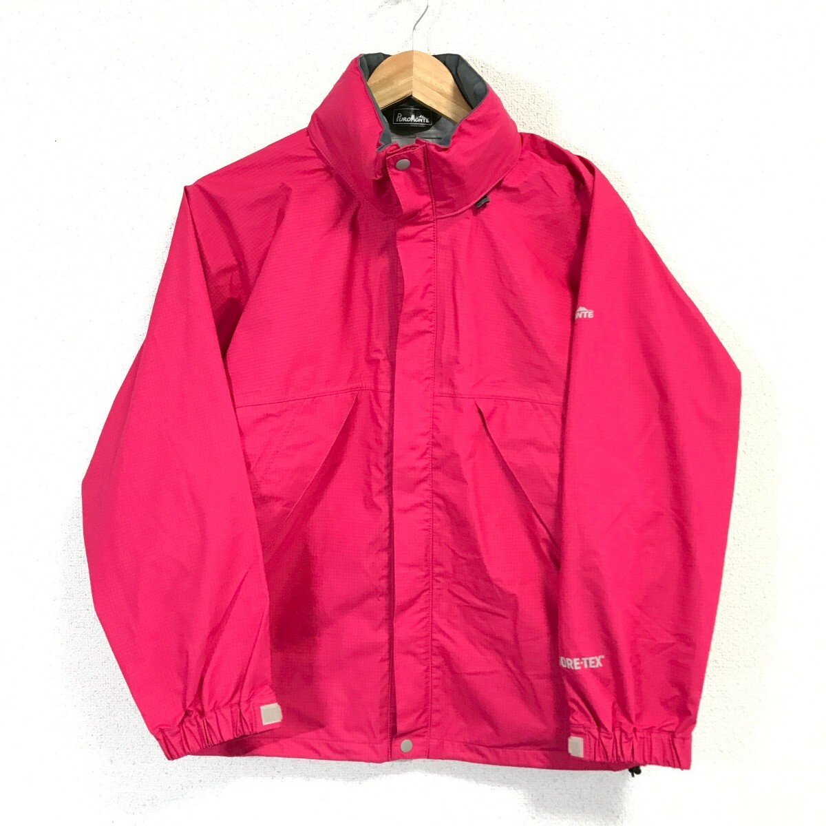 Ye2084dL PUROMONTE プロモンテ サイズS マウンテンパーカー ジャケット フード収納 ピンク レディース GORE-TEX アウトドア 収納袋付き拍卖