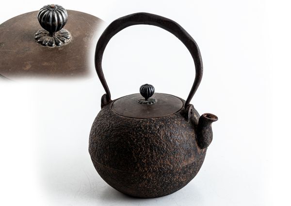釜師造 豆弦提手 銀摘 内蓋 日の丸形 鉄瓶拍卖