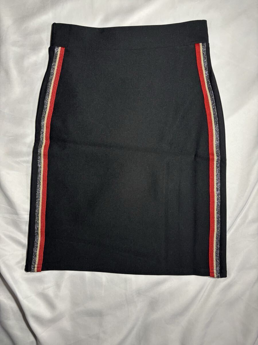 ミニタイトスカート ブラック レッド CA風 制服風 ギャル系 原宿系 スカート ミニスカート タイト サイドラメ ラメ入り 若者向け拍卖