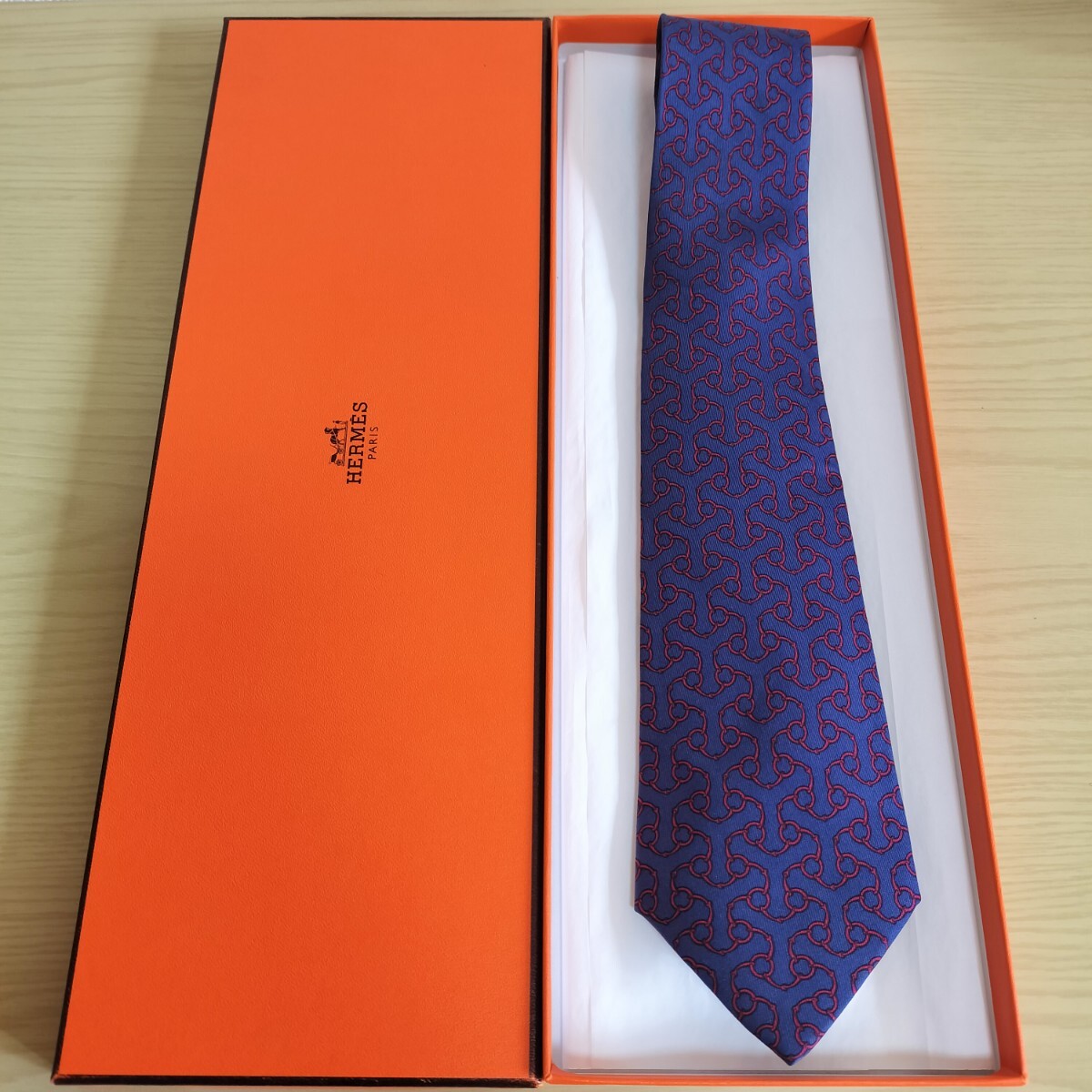 エルメス(HERMES)青赤チェーン丸模様ネクタイ拍卖