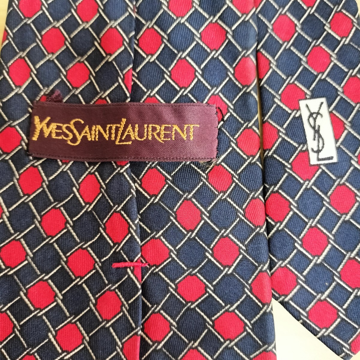 イヴサンローラン(YVES SAINT LAURENT)紺色赤四角格子柄ネクタイ拍卖