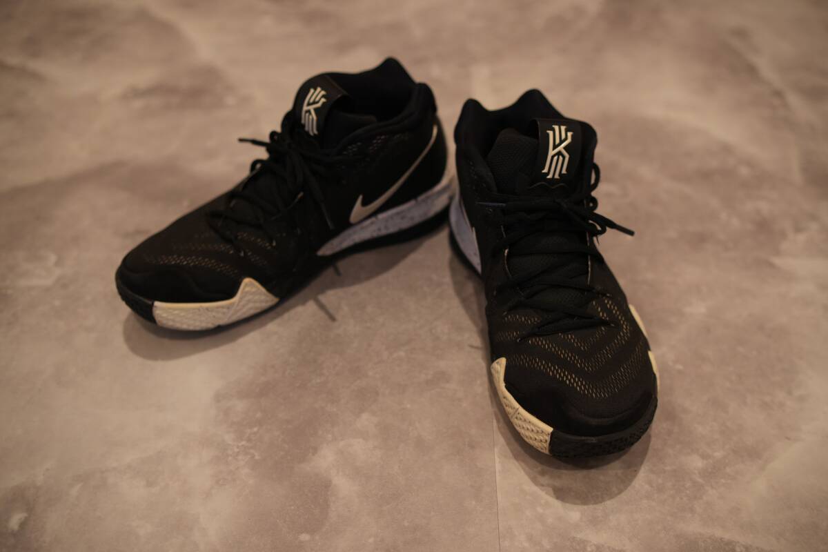 ナイキ NIKE カイリー4 Kyrie 4 TB Basketball Shoes Sneakers AV2296-001 ミッドカット Black White 29.0cm拍卖