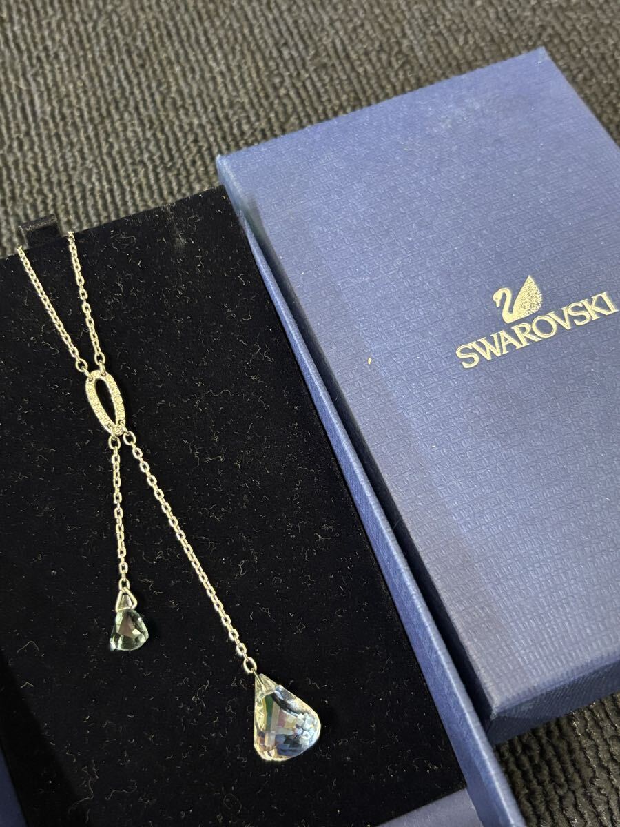 ZA802 箱付き スワロフスキー ネックレス シルバーカラー SWAROVSKI ティアドロップ アクセサリー ペンダント スワン拍卖