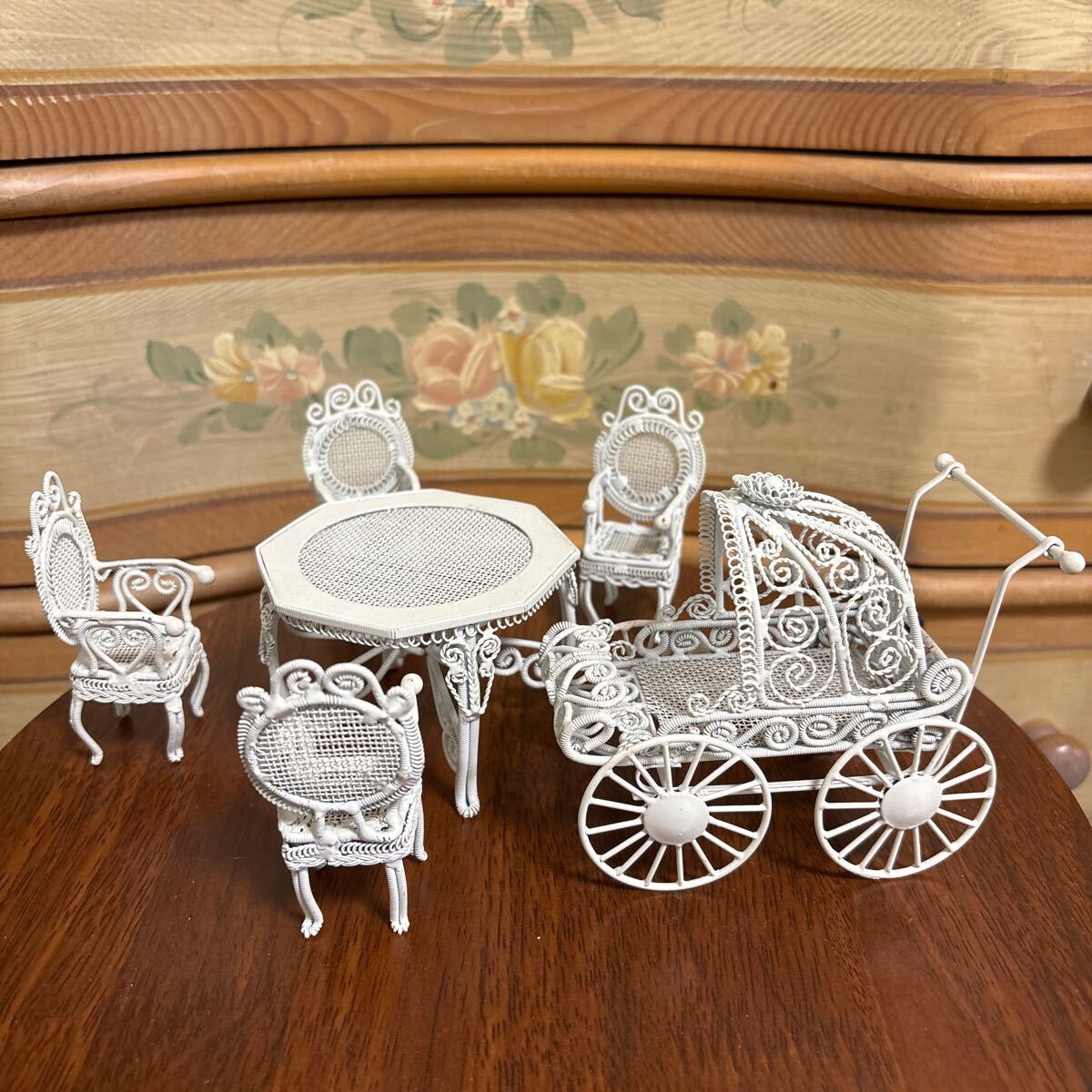 ミニチュア ホワイト テーブルセット 椅子4点 ベビーカー レトロ 乳母車 アンティーク風 拍卖