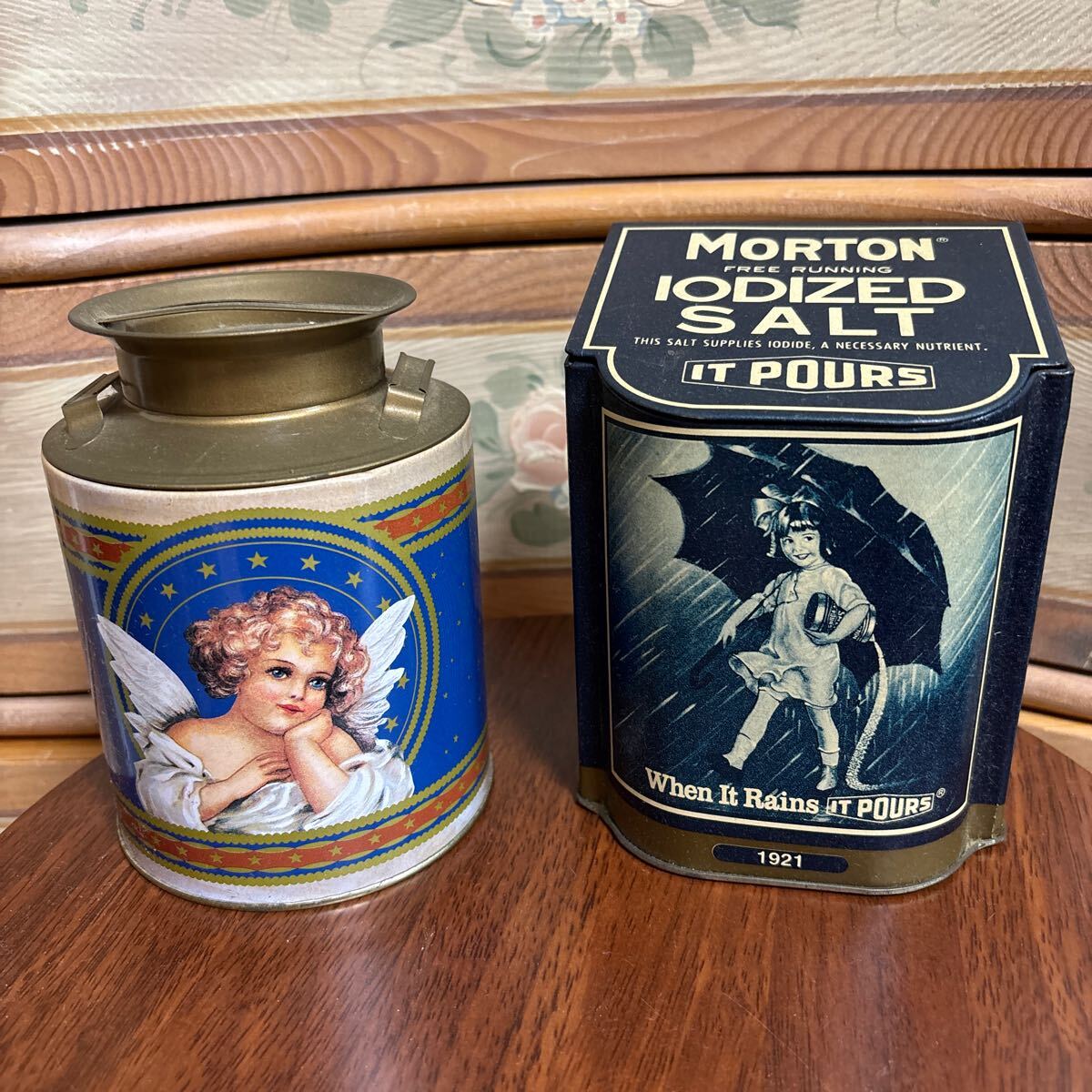 ヴィンテージ風缶 2個 エンジェル(キャンディー) 土砂降りの女の子(モートンソルト) アンティーク 空缶拍卖