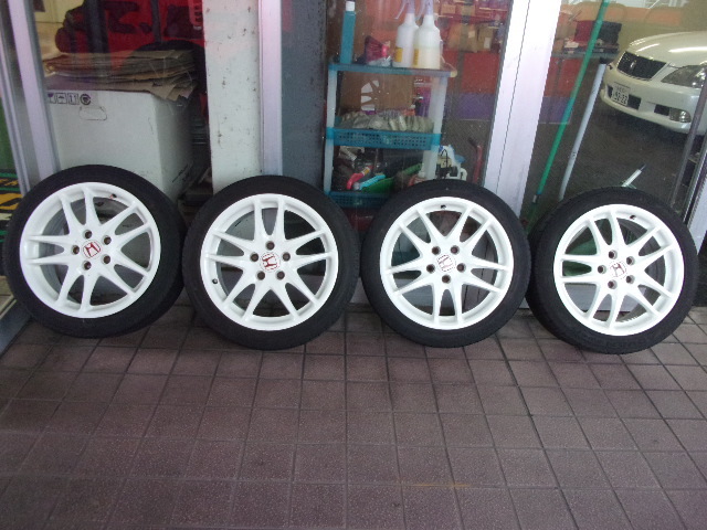 ♪B0544 ホンダ インテグラTYPE-R(DC5)純正アルミホイール 215/45R17 タイヤ付き♪拍卖