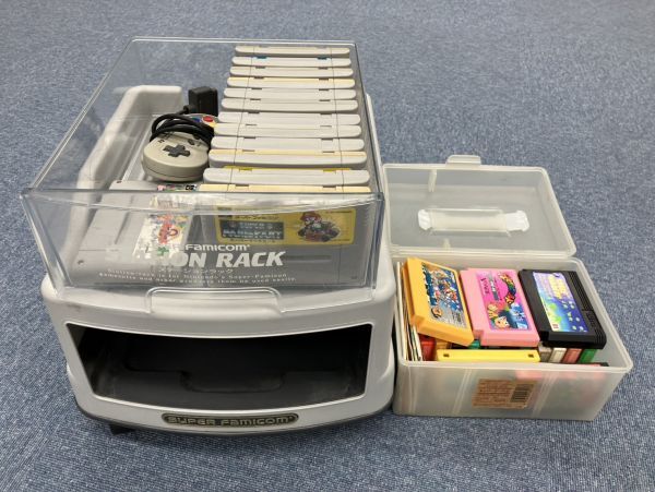 F016-SA1-54 Nintendo 任天堂 ニンテンドー ファミコン スーファミ ソフト ステーションラック コントローラー まとめ ゲーム コレクション拍卖