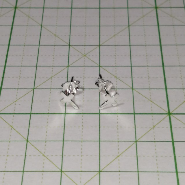 // ◆ クロス シルバーピアス 十字架 スタッド キャッチ SILVER ◆拍卖
