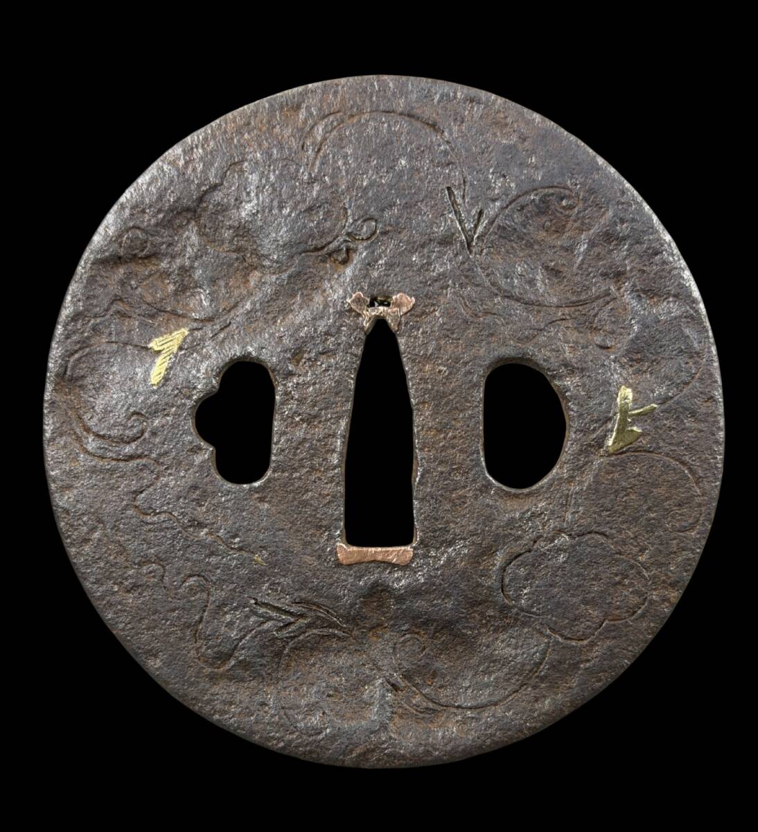 【偲】江戸時代 鉄地鐔 金象嵌 細工 鍔 つば 居合用 日本刀装具 直径約8.3cm 重さ約137g r-994拍卖
