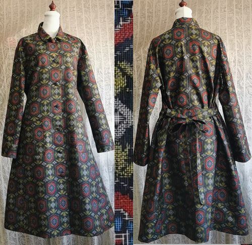着物リメイク  ハンドメイド コート ワンピース  長袖  正絹大島 紬  黒系 (黒にカーキ、赤など柄)拍卖