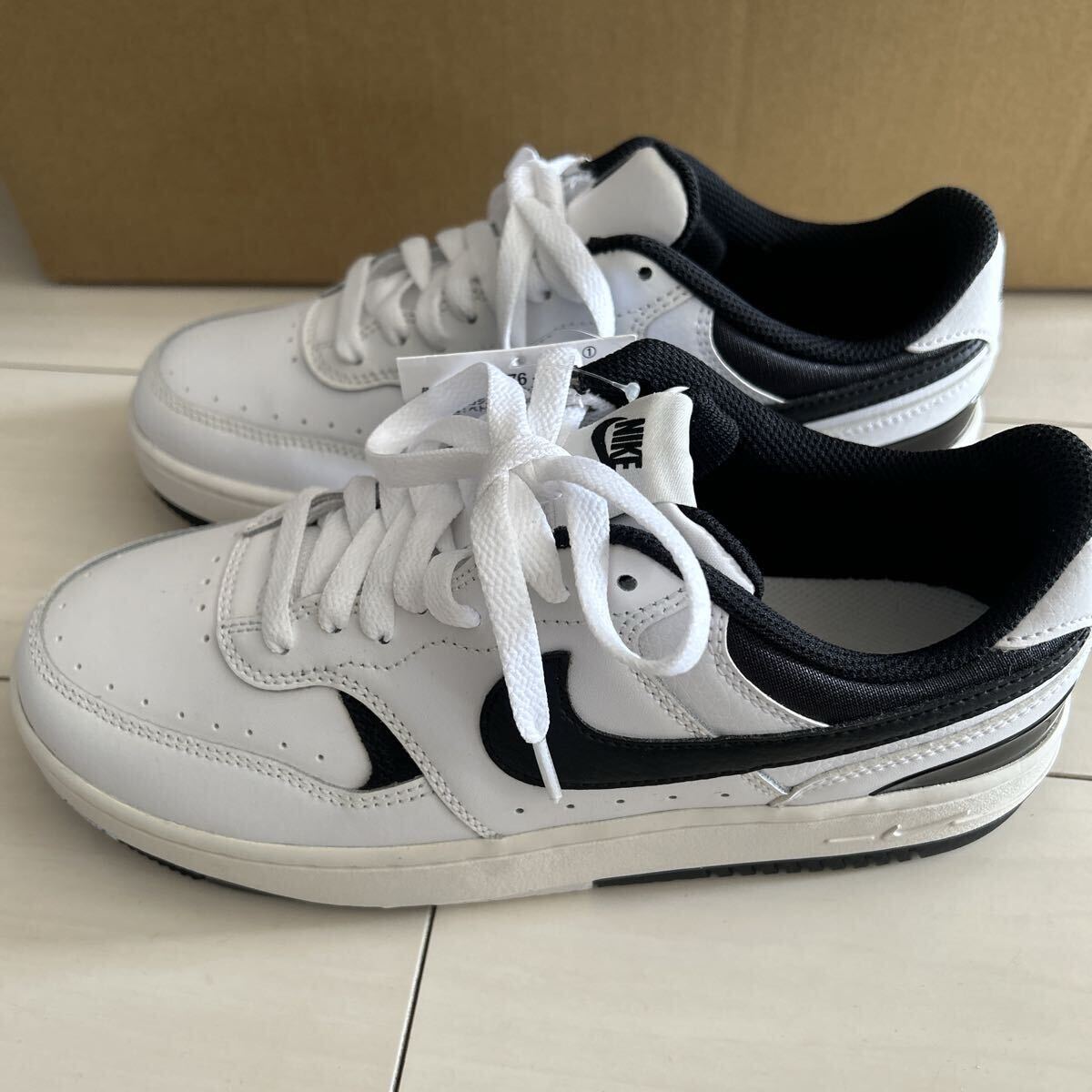 未使用 NIKE ナイキ スニーカー GAMMAガンマフォース ホワイト白 ブラック黒 パンダ 24.5 コートビジョンお好きな方にも♪拍卖