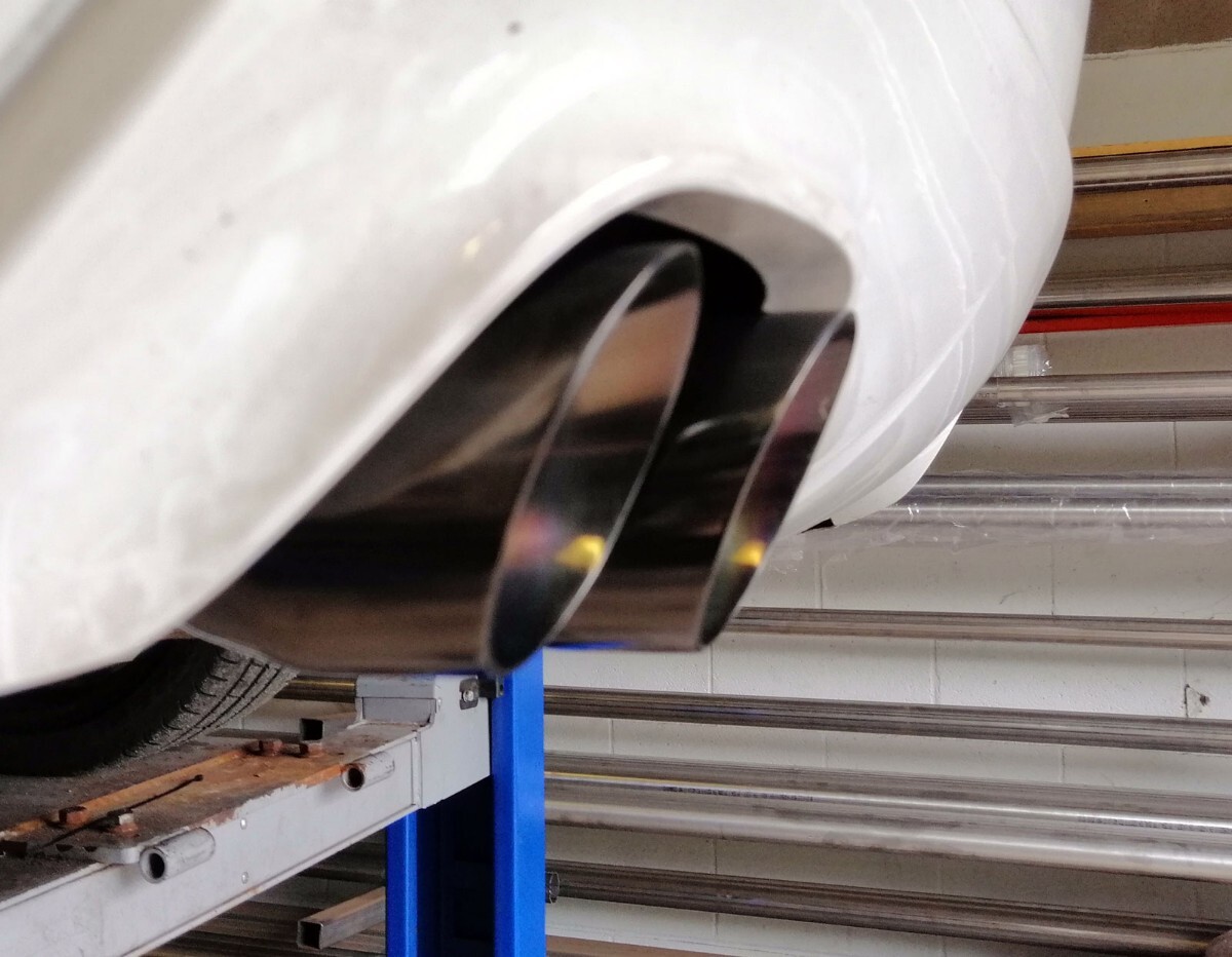 BMW 135i Mスポーツ E82 ブラッククロームチップ スポーツマフラー拍卖